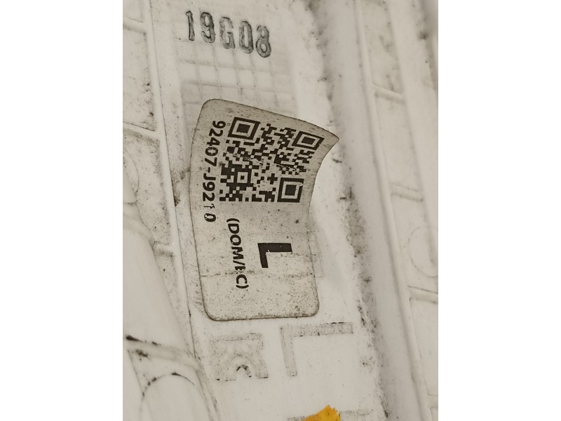 Recambio de piloto delantero izquierdo para hyundai kona tecno 2wd referencia OEM IAM 92407J9210  