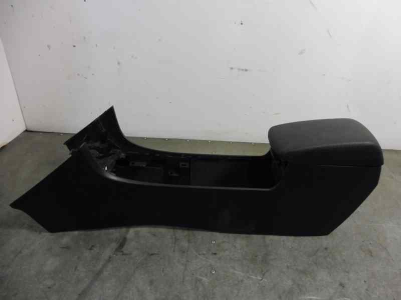 Recambio de apoyabrazos central para mazda 3 berlina (bk) 1.6 vvt active referencia OEM IAM   