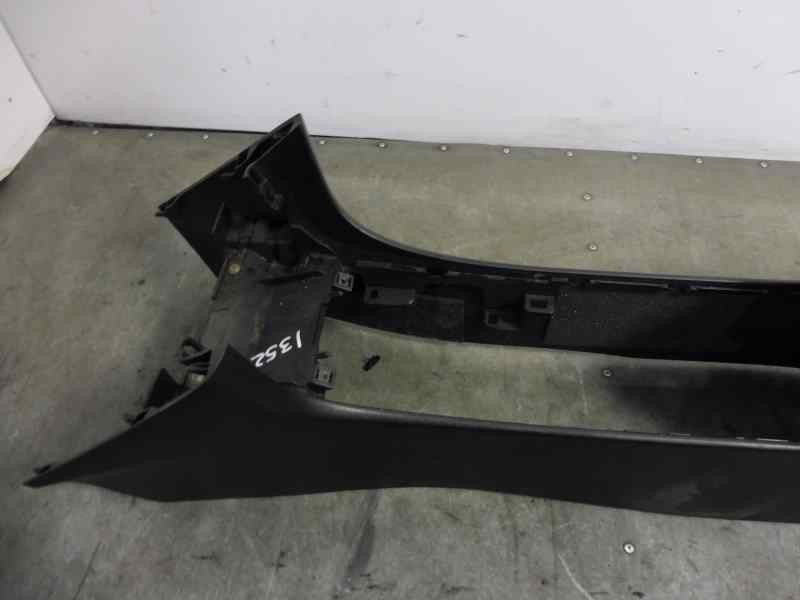 Recambio de apoyabrazos central para mazda 3 berlina (bk) 1.6 vvt active referencia OEM IAM   