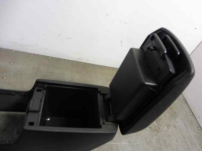 Recambio de apoyabrazos central para mazda 3 berlina (bk) 1.6 vvt active referencia OEM IAM   