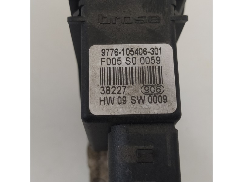 Recambio de motor elevalunas trasero izquierdo para seat leon (1m1) signo referencia OEM IAM 1C0959811A  