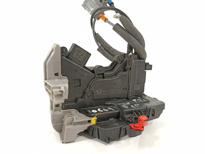 Recambio de cerradura puerta trasera derecha para hyundai kona tecno 2wd referencia OEM IAM 81420J9000  