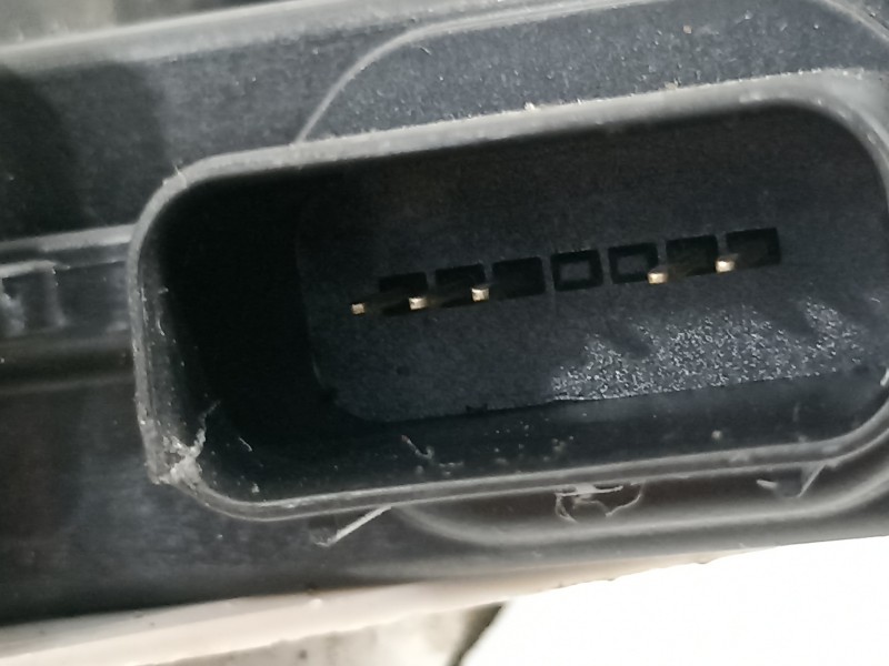 Recambio de cerradura puerta trasera derecha para hyundai kona tecno 2wd referencia OEM IAM 81420J9000  