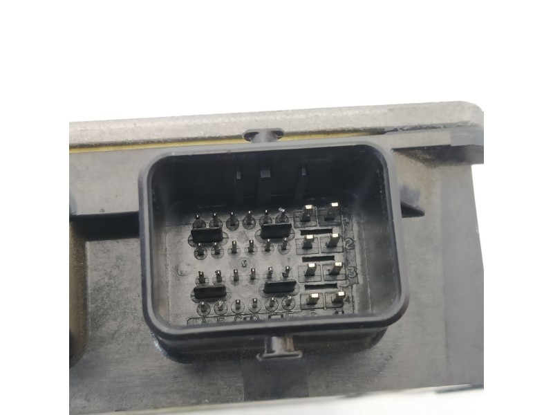 Recambio de centralita motor uce para dacia sandero laureate referencia OEM IAM 8201002106 8201083336 