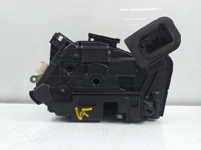 Recambio de cerradura puerta trasera derecha para volkswagen golf vii lim. r referencia OEM IAM 5K4839016R  