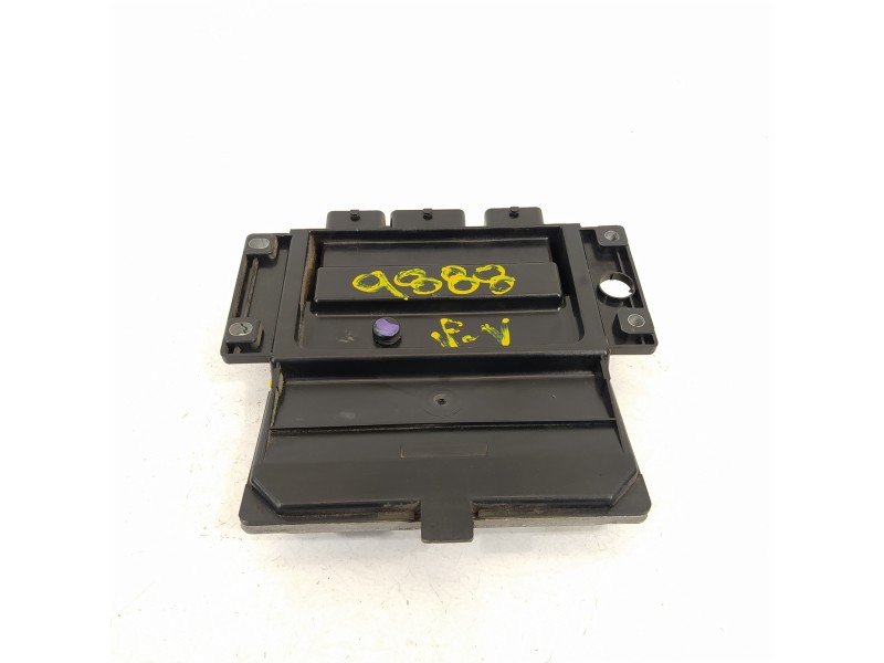 Recambio de centralita motor uce para dacia sandero laureate referencia OEM IAM 8201002106 8201083336 