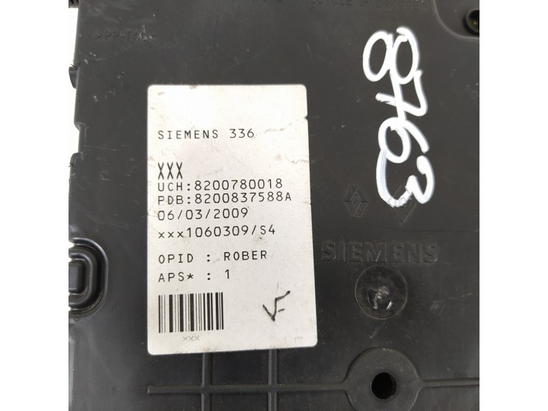 Recambio de caja reles / fusibles para renault megane ii familiar authentique referencia OEM IAM 8200780018A 8200837588A 