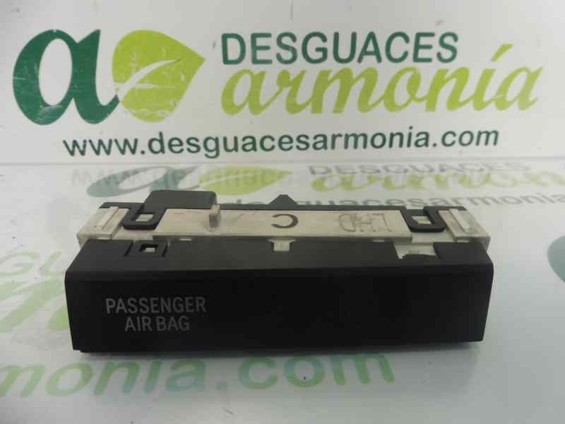 Recambio de pantalla multifuncion para toyota prius (nhw30) eco referencia OEM IAM 8315047030  