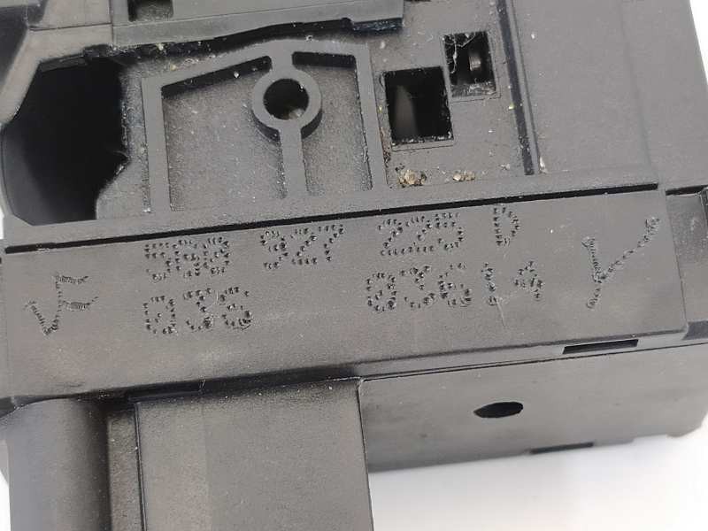 Recambio de palanca freno de mano para volkswagen golf vii lim. r referencia OEM IAM 5G0927225D  