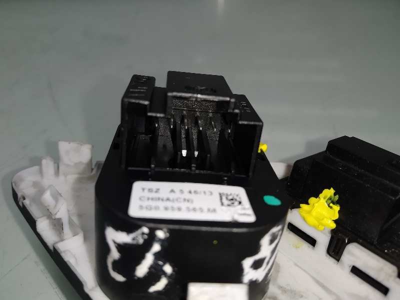 Recambio de mando retrovisor para volkswagen golf vii lim. r referencia OEM IAM 5G0959565M  