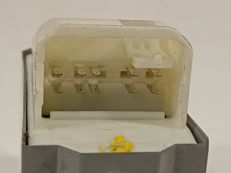 Recambio de mando elevalunas delantero izquierdo para toyota auris luna referencia OEM IAM 84820022 8482002230 