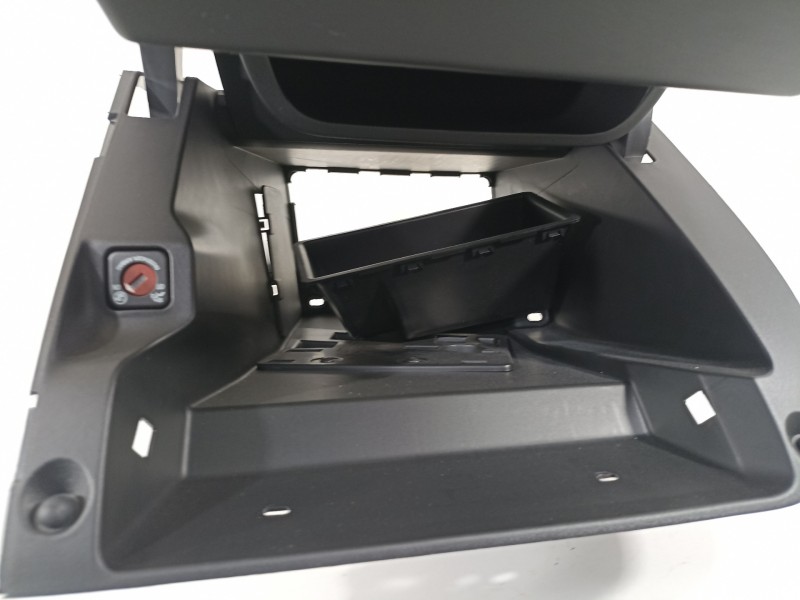 Recambio de guantera para opel corsa f referencia OEM IAM 98322499ZD  