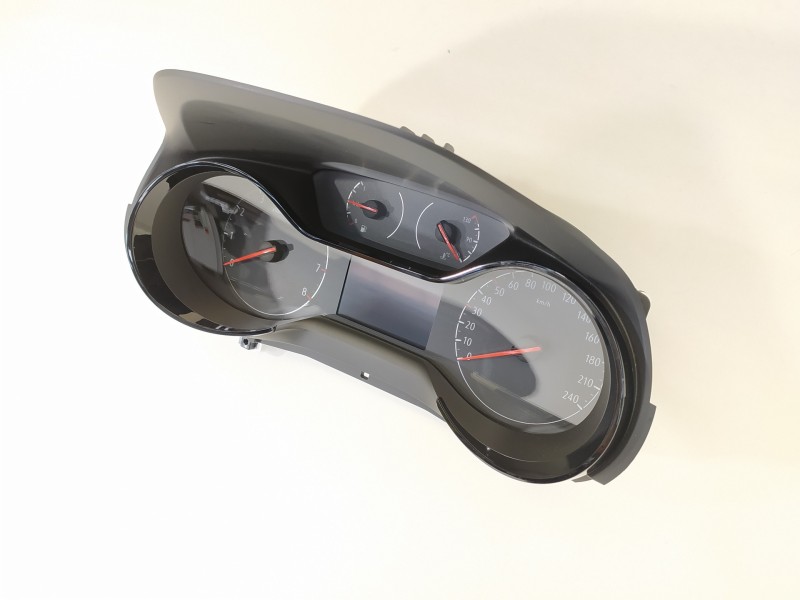Recambio de cuadro instrumentos para opel corsa f referencia OEM IAM 9831576180  