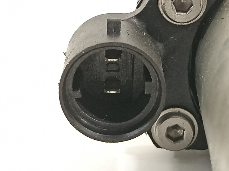 Recambio de motor elevalunas delantero izquierdo para dacia sandero laureate referencia OEM IAM 9030255  