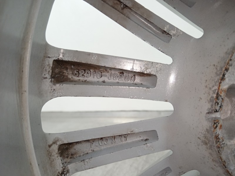 Recambio de llanta para hyundai kona tecno 2wd referencia OEM IAM 52910J9200  