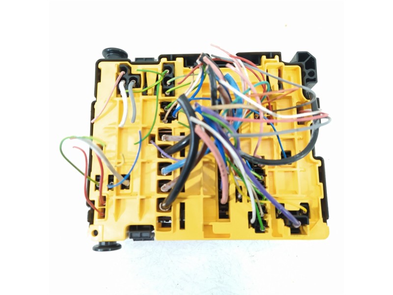 Recambio de caja reles / fusibles para citroën c-elysée shine referencia OEM IAM 9804846880  