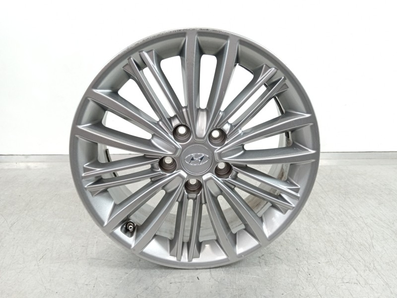 Recambio de llanta para hyundai kona tecno 2wd referencia OEM IAM 52910J9200  