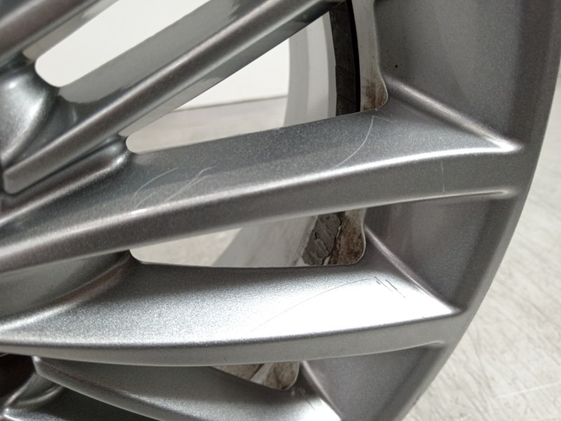 Recambio de llanta para hyundai kona tecno 2wd referencia OEM IAM 52910J9200  