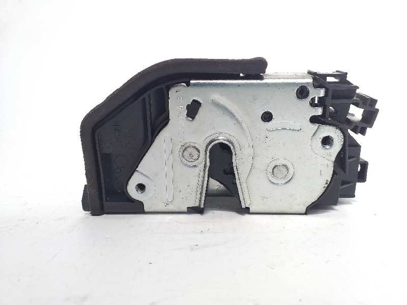 Recambio de cerradura puerta delantera derecha para bmw serie 5 lim. (f10) 520d referencia OEM IAM 7229458  