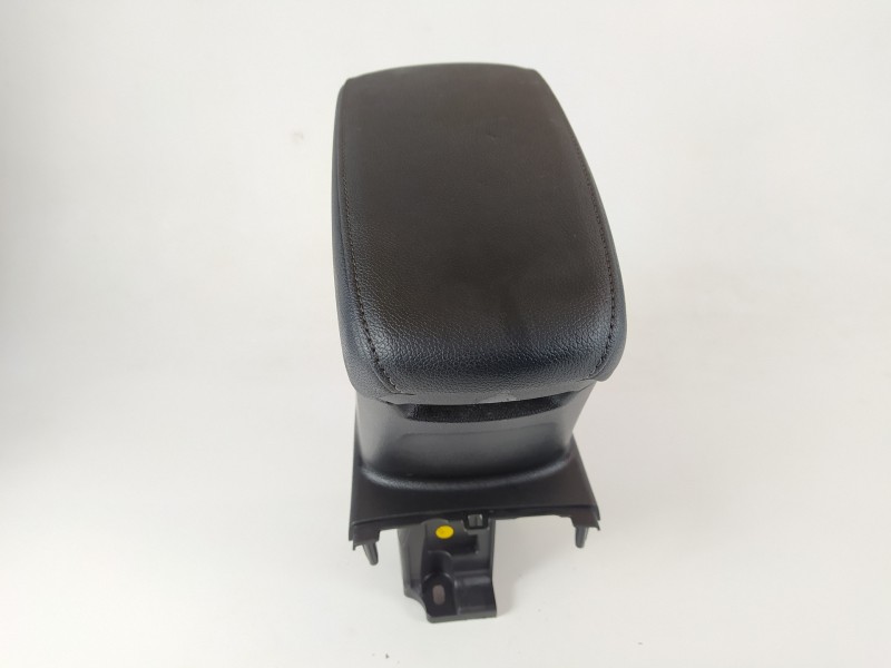 Recambio de apoyabrazos central para opel corsa f referencia OEM IAM 9830208680 39196827 