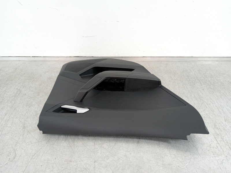 Recambio de guarnecido puerta trasera izquierda para seat arona xperience referencia OEM IAM 6F0868073  