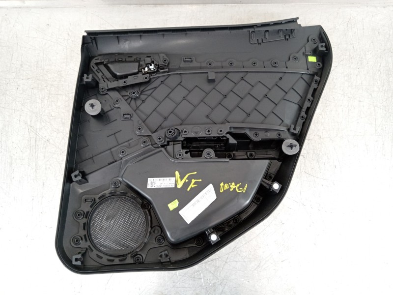Recambio de guarnecido puerta trasera izquierda para seat arona xperience referencia OEM IAM 6F0868073  