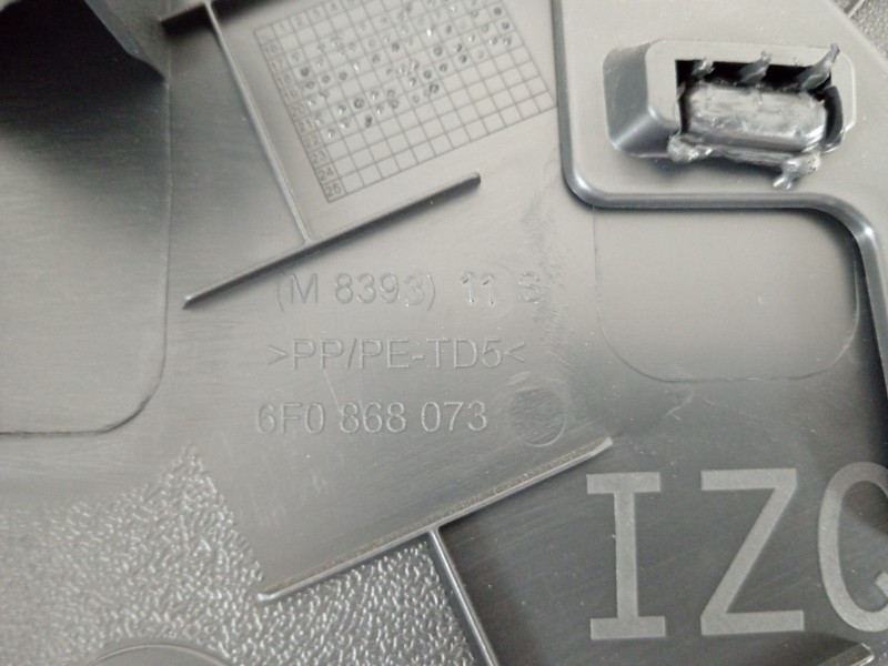 Recambio de guarnecido puerta trasera izquierda para seat arona xperience referencia OEM IAM 6F0868073  