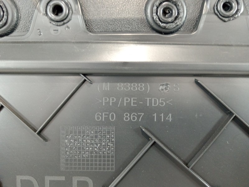 Recambio de guarnecido puerta delantera derecha para seat arona xperience referencia OEM IAM 6F0867114  