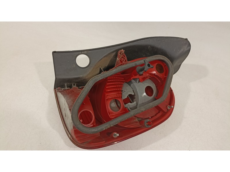 Recambio de piloto trasero izquierdo para renault modus 1.5 dci diesel referencia OEM IAM   