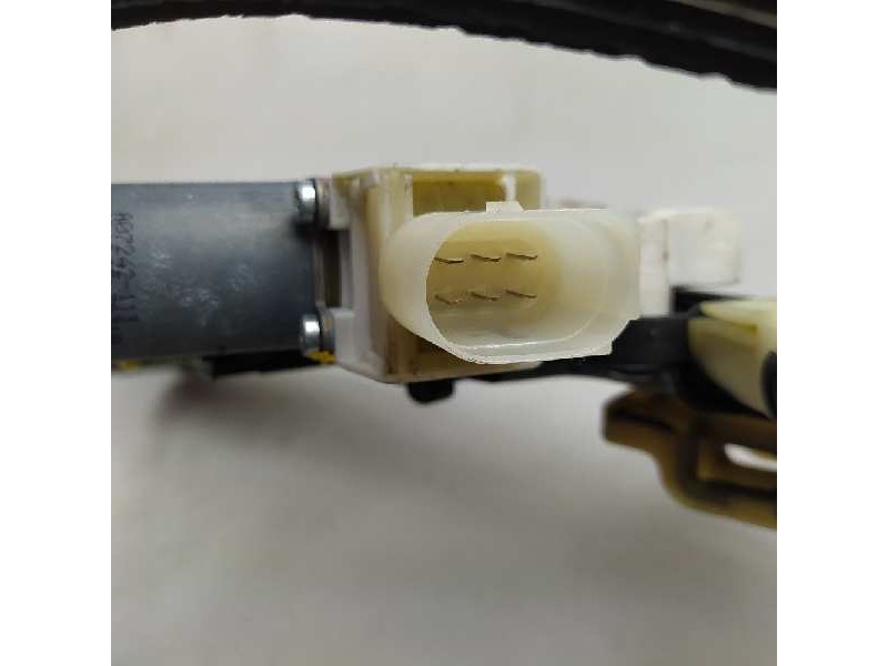 Recambio de elevalunas delantero izquierdo para bmw serie 5 lim. (f10) 520d referencia OEM IAM 7182131 7182111 7248171