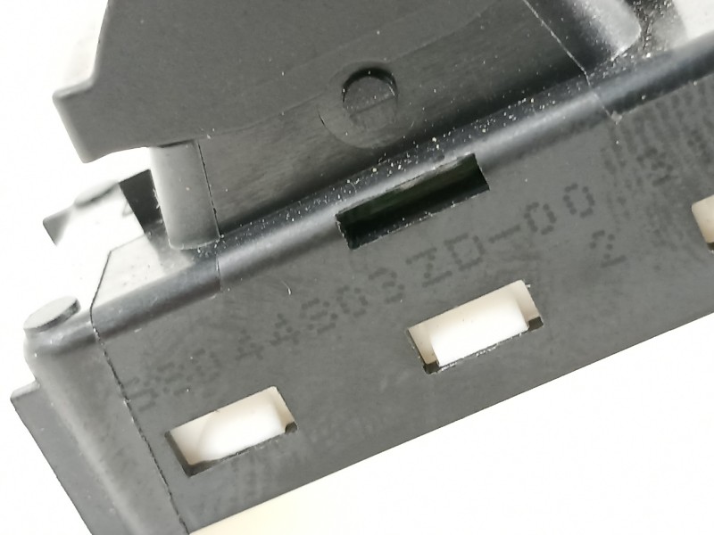 Recambio de mando elevalunas delantero derecho para opel corsa f referencia OEM IAM 98044803ZD  