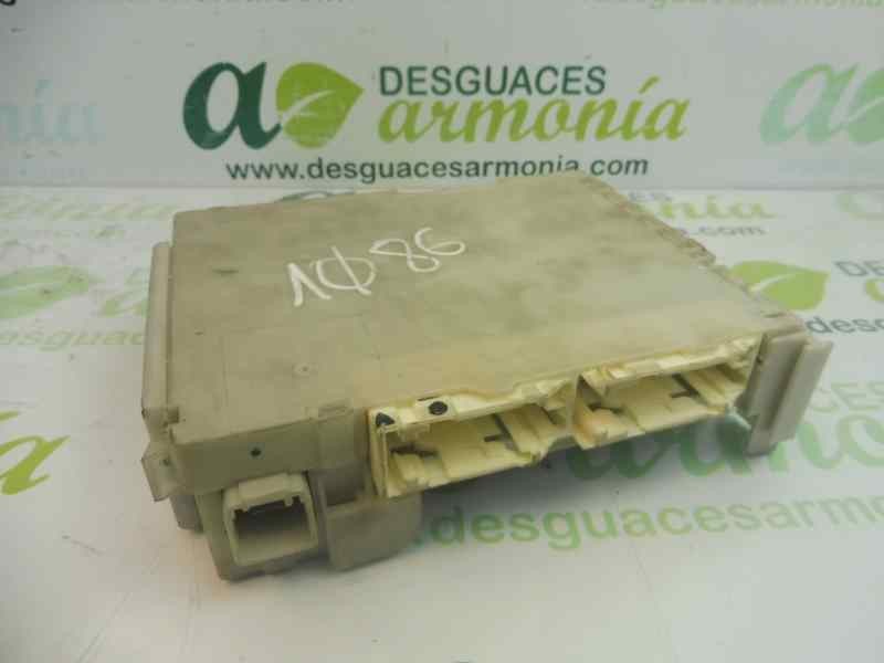 Recambio de caja reles / fusibles para toyota auris hybrid active referencia OEM IAM   