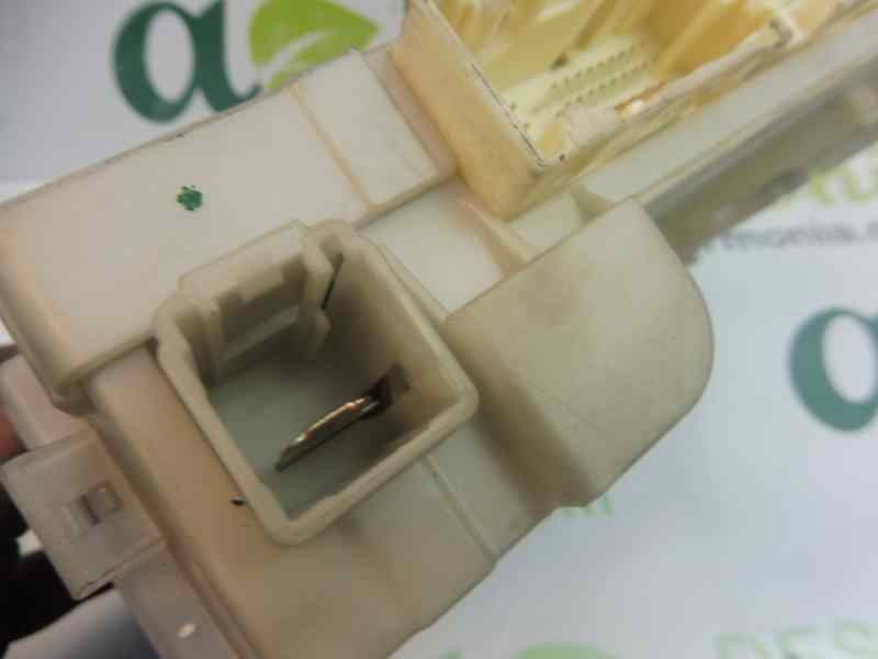 Recambio de caja reles / fusibles para toyota auris hybrid active referencia OEM IAM   