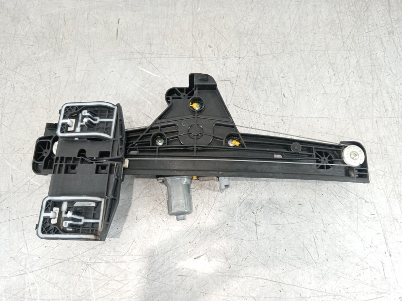 Recambio de elevalunas trasero derecho para opel corsa f referencia OEM IAM 9829045580 9829045280 