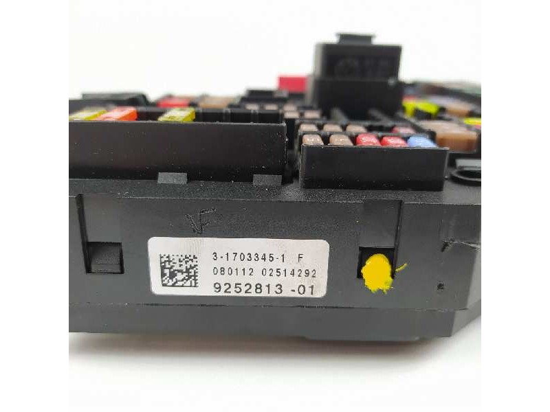 Recambio de caja reles / fusibles para bmw serie 5 lim. (f10) 520d referencia OEM IAM 9252813 317033451F 