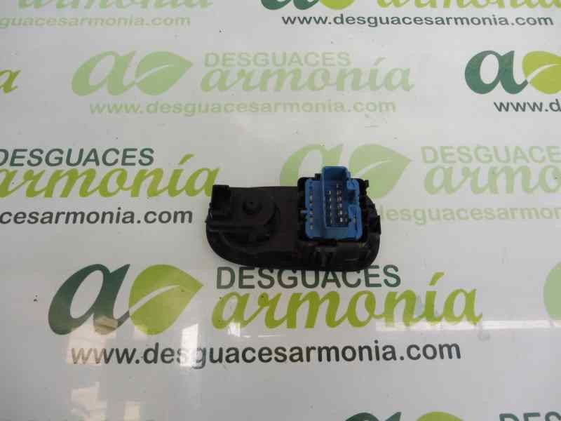 Recambio de mando elevalunas delantero izquierdo para opel movano mr/f2yc/51ade3 referencia OEM IAM   