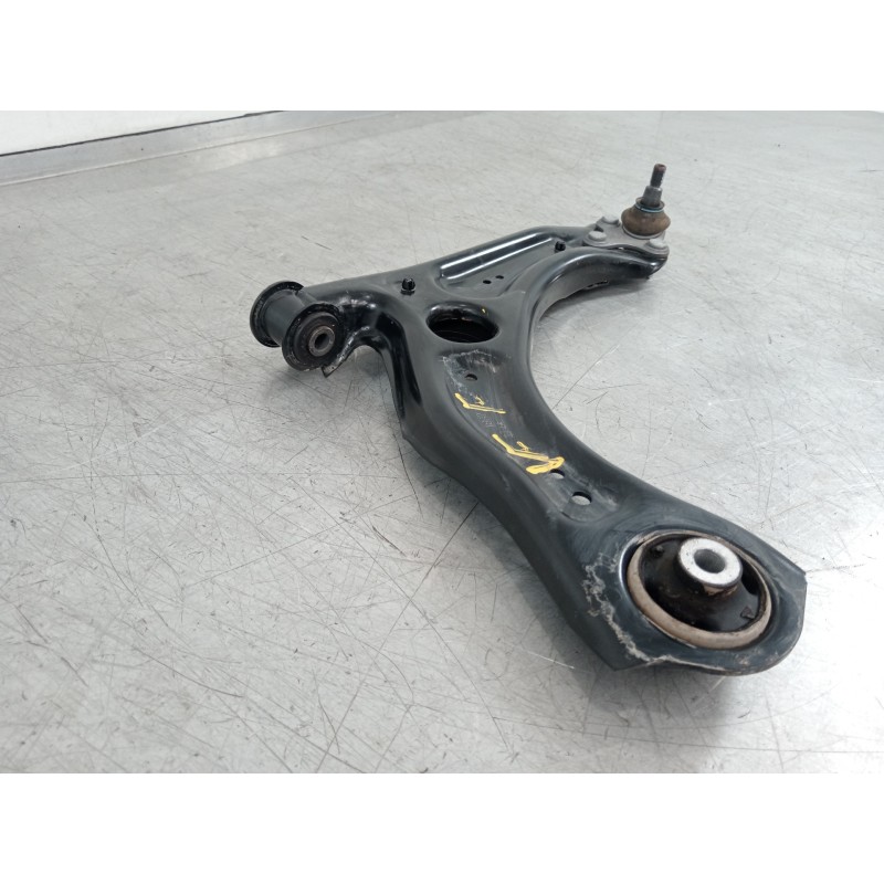 Recambio de brazo suspension inferior delantero derecho para seat arona xperience referencia OEM IAM 2Q0407152D  