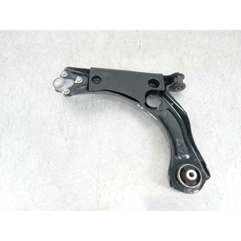 Recambio de brazo suspension inferior delantero derecho para seat arona xperience referencia OEM IAM 2Q0407152D  