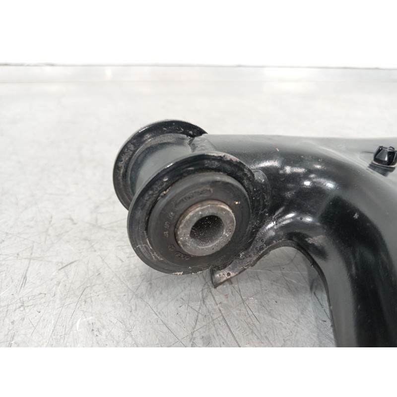 Recambio de brazo suspension inferior delantero derecho para seat arona xperience referencia OEM IAM 2Q0407152D  