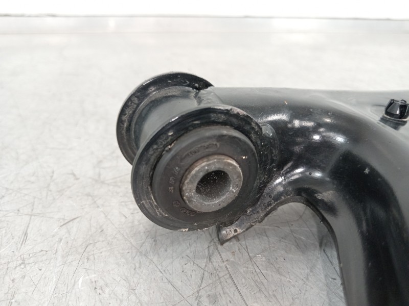 Recambio de brazo suspension inferior delantero derecho para seat arona xperience referencia OEM IAM 2Q0407152D  