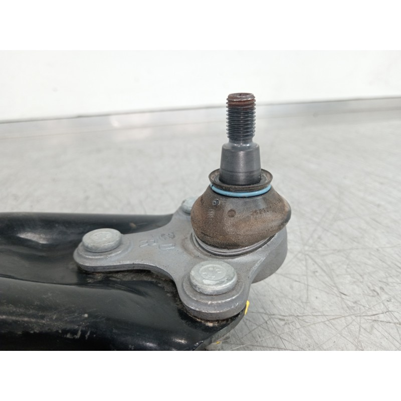 Recambio de brazo suspension inferior delantero derecho para seat arona xperience referencia OEM IAM 2Q0407152D  