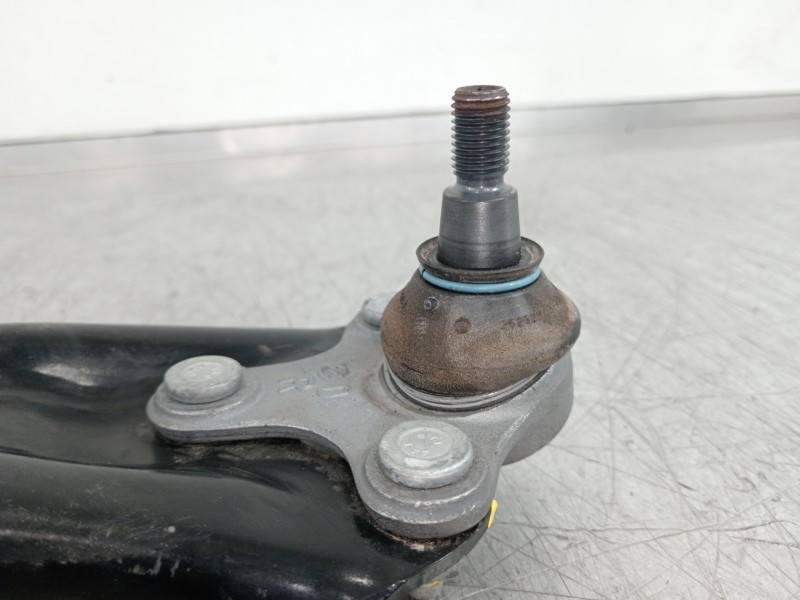 Recambio de brazo suspension inferior delantero derecho para seat arona xperience referencia OEM IAM 2Q0407152D  