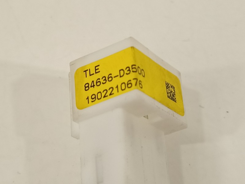 Recambio de no identificado para hyundai tucson essence 2wd referencia OEM IAM 84636D3500  