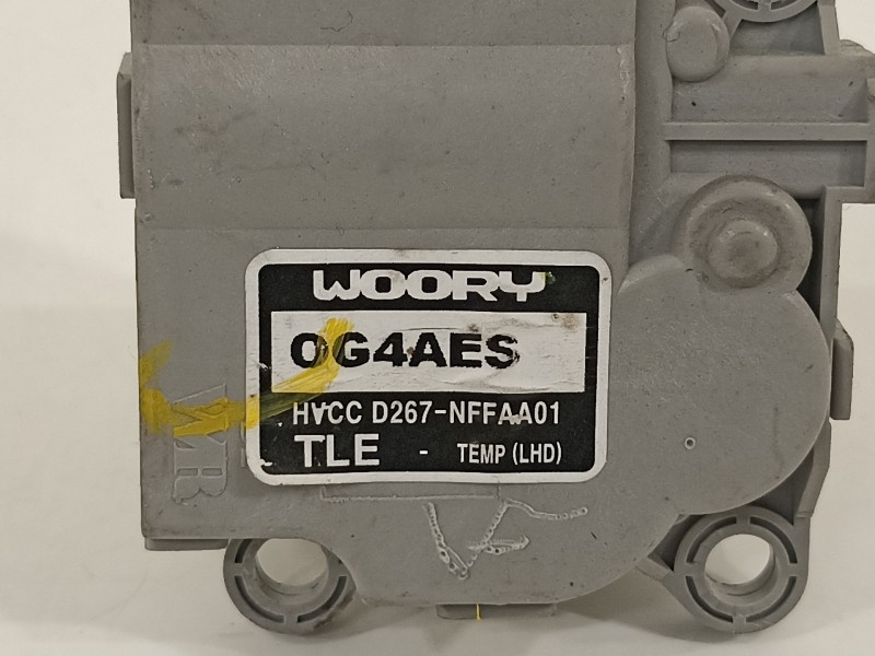 Recambio de motor apertura trampillas climatizador para hyundai tucson essence 2wd referencia OEM IAM HVCCD267  