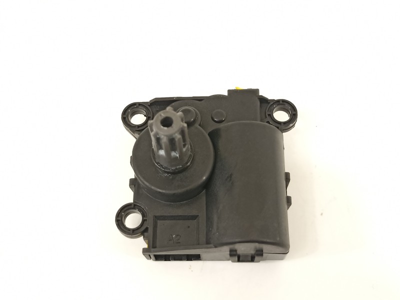 Recambio de motor apertura trampillas climatizador para hyundai tucson essence 2wd referencia OEM IAM HVCCD332  