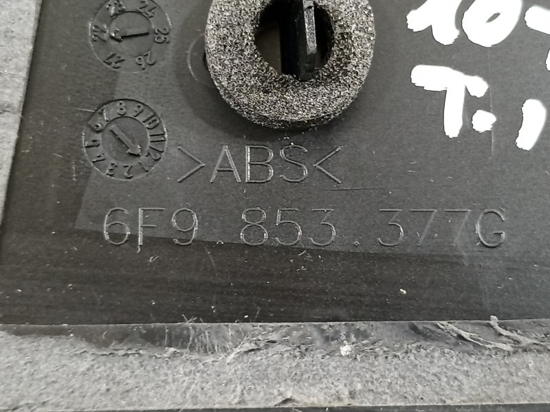 Recambio de moldura para seat arona xperience referencia OEM IAM 6F9853377G  