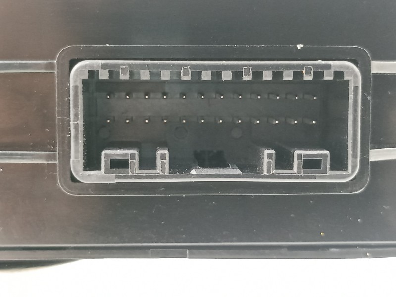 Recambio de mando multifuncion para hyundai tucson essence 2wd referencia OEM IAM 93300D7600  