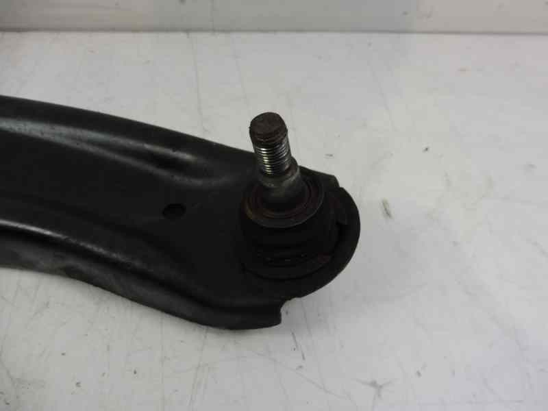 Recambio de brazo suspension inferior delantero derecho para hyundai i20 city s referencia OEM IAM 545011J700  