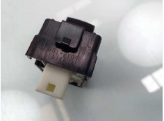 Recambio de mando elevalunas delantero derecho para toyota auris hybrid active referencia OEM IAM 8012Y05 192801  2