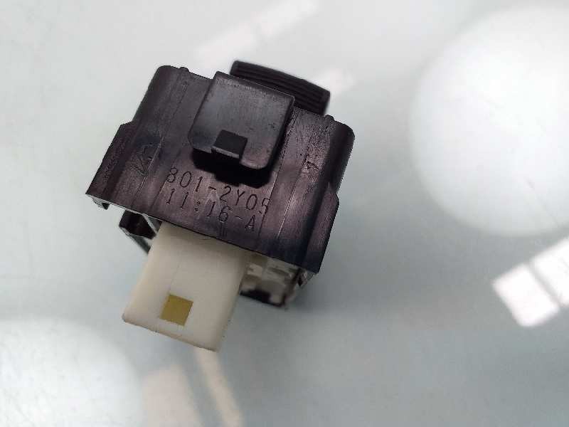 Recambio de mando elevalunas delantero derecho para toyota auris hybrid active referencia OEM IAM 8012Y05 192801 